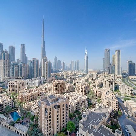 Apartamento Burj Khalifa View - 2Br And Maid - Downtown Dubái Exterior foto