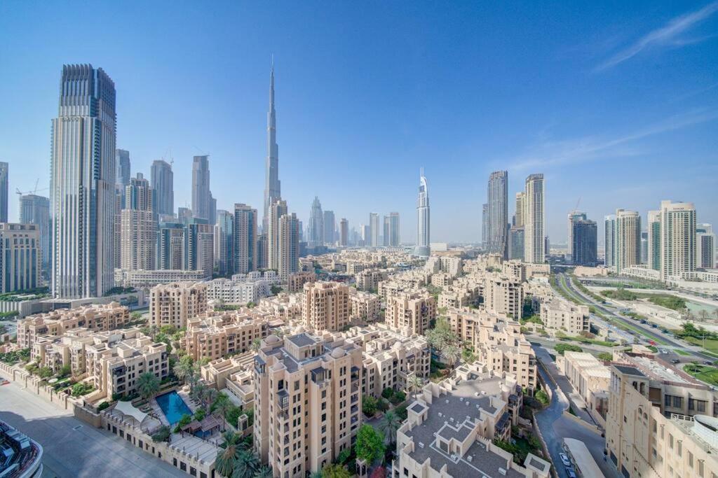 Apartamento Burj Khalifa View - 2Br And Maid - Downtown Dubái Exterior foto