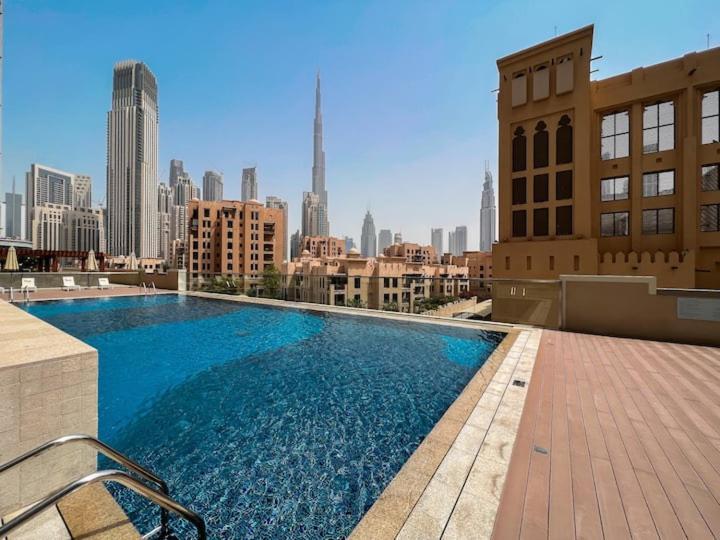 Apartamento Burj Khalifa View - 2Br And Maid - Downtown Dubái Exterior foto